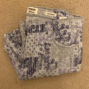 NWOT Fun Kensie Straight Leg Jeans 👖